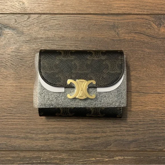 ❌SOLD❌ Celine Small Wallet Triomphe in Triomphe Canvas Tan - Picture 3 of 13